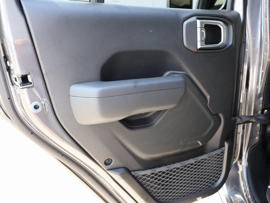 new 2025 Jeep Gladiator car, priced at $47,883