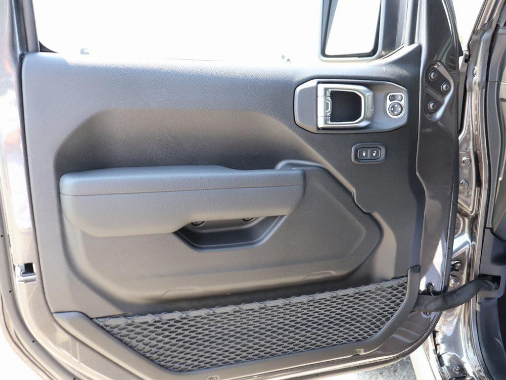 new 2025 Jeep Gladiator car, priced at $47,883