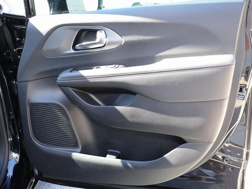 new 2026 Chrysler Pacifica car, priced at $43,581