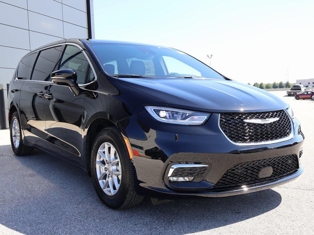 new 2026 Chrysler Pacifica car, priced at $43,581