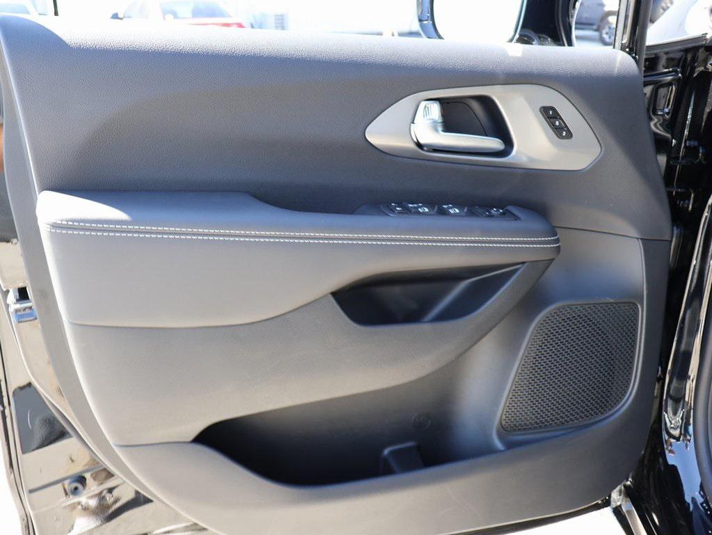 new 2026 Chrysler Pacifica car, priced at $43,581