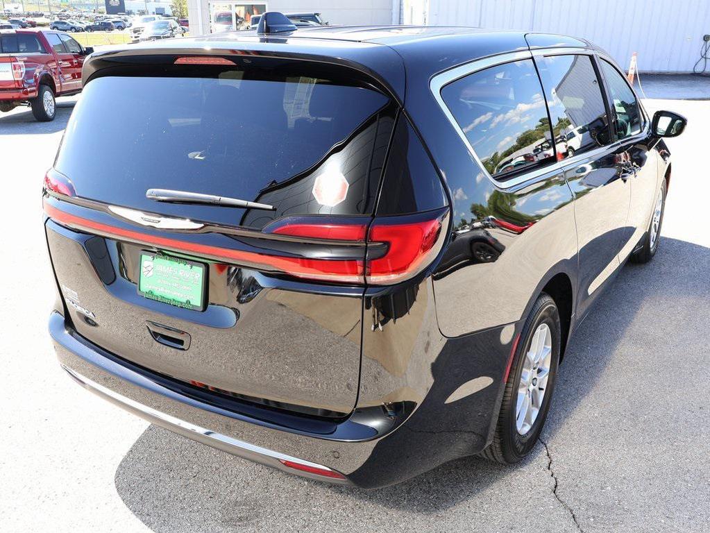 new 2026 Chrysler Pacifica car, priced at $43,581