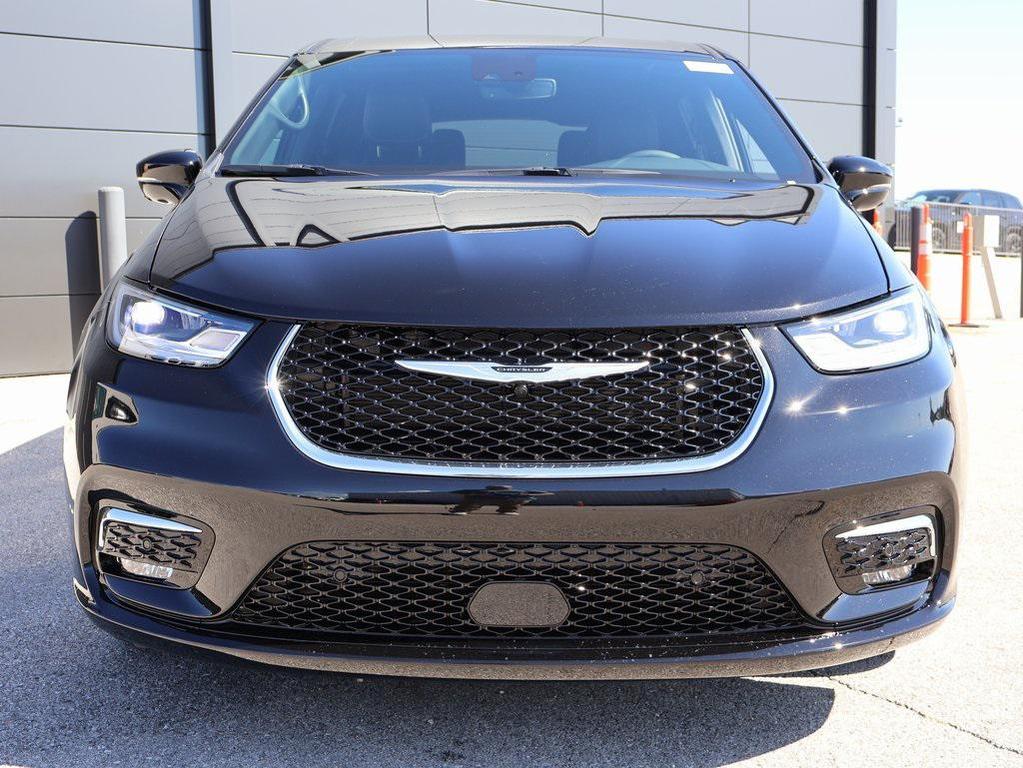new 2026 Chrysler Pacifica car, priced at $43,581