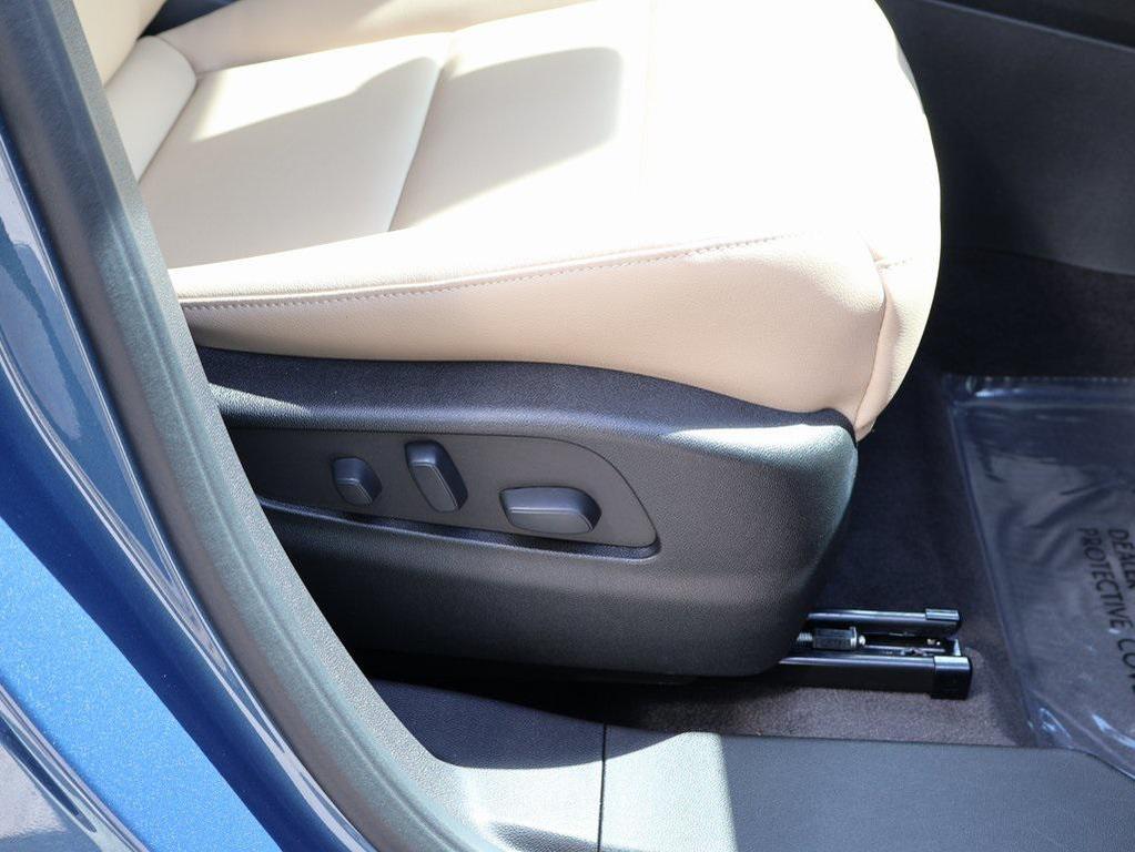 used 2024 Cadillac XT4 car, priced at $31,999