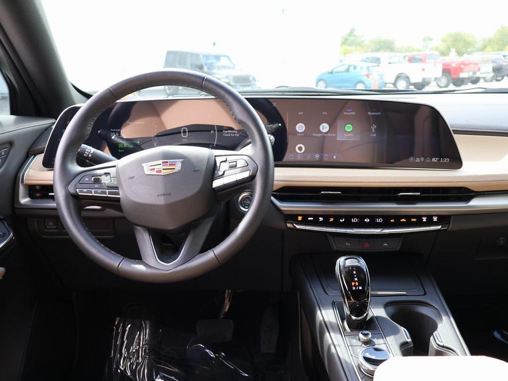 used 2024 Cadillac XT4 car, priced at $31,999