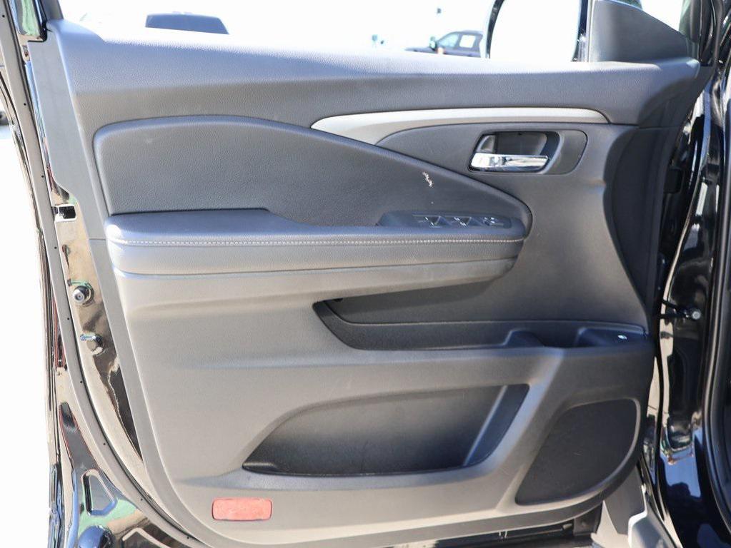 used 2023 Honda Ridgeline car, priced at $32,999