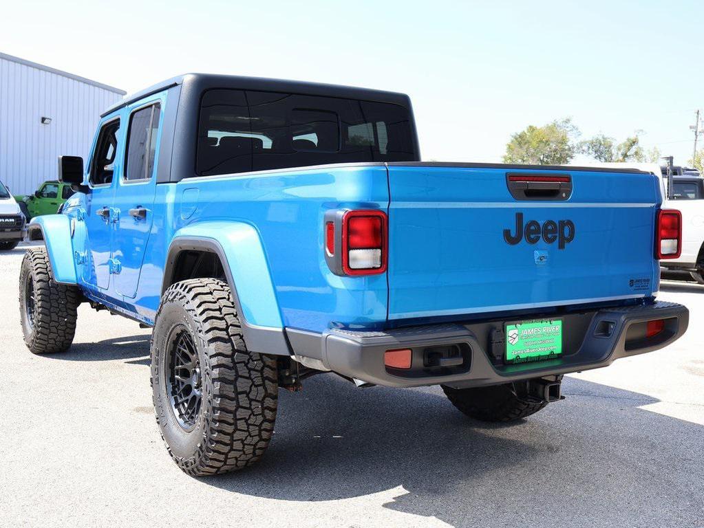 used 2022 Jeep Gladiator car, priced at $34,379