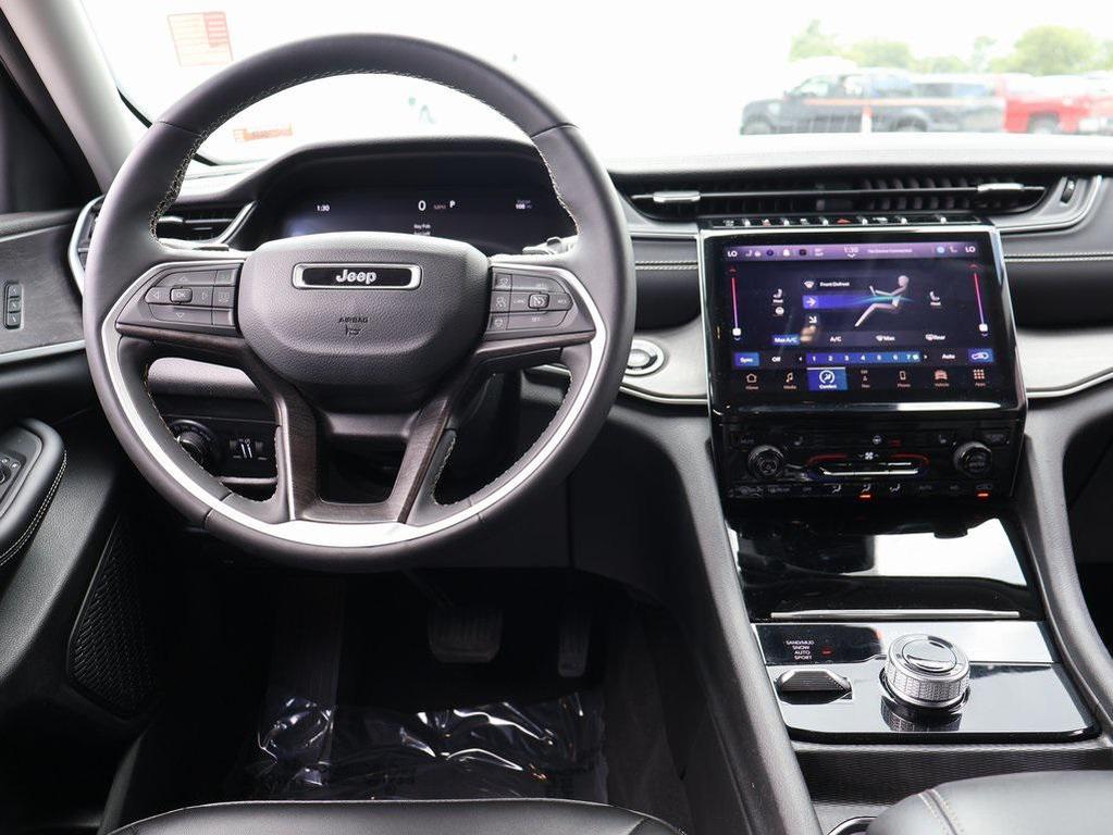 used 2024 Jeep Grand Cherokee car, priced at $31,199
