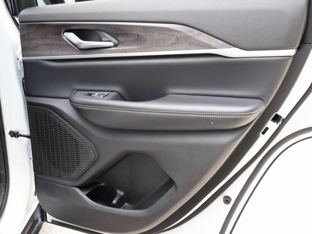 used 2024 Jeep Grand Cherokee car, priced at $31,199