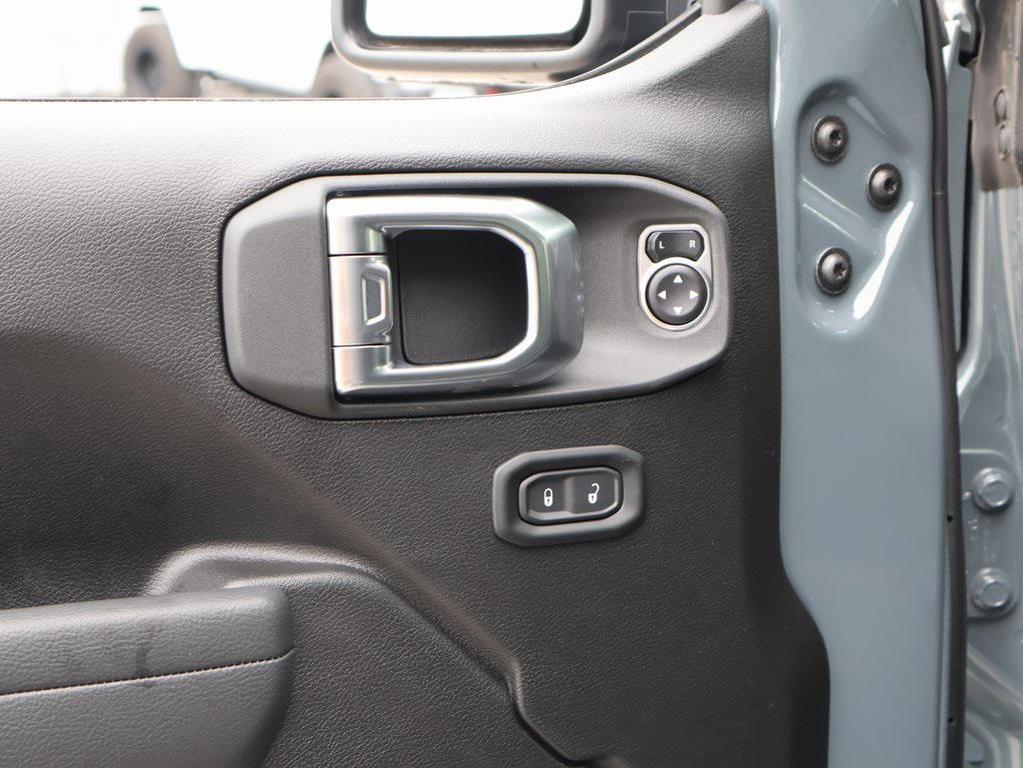 new 2026 Jeep Wrangler car, priced at $47,619