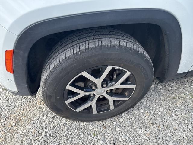 used 2024 Jeep Grand Cherokee L car, priced at $40,922