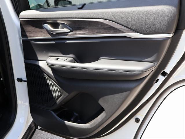 new 2025 Jeep Grand Cherokee car, priced at $43,276