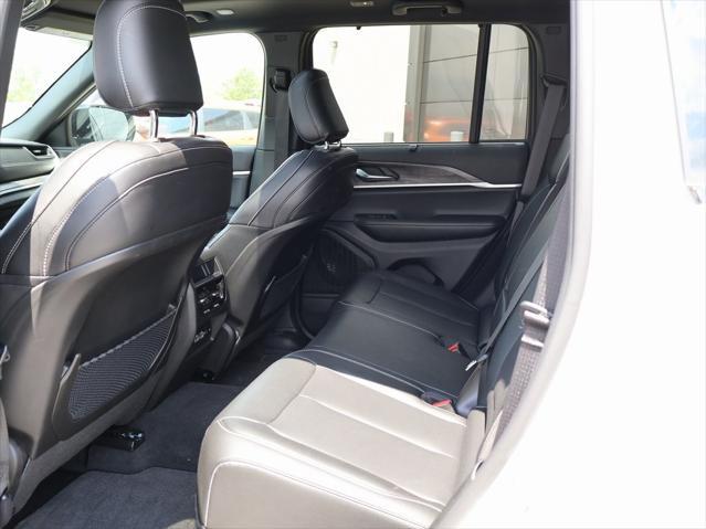 new 2025 Jeep Grand Cherokee car, priced at $43,276