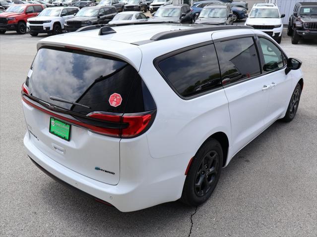 new 2025 Chrysler Pacifica Hybrid car, priced at $50,800