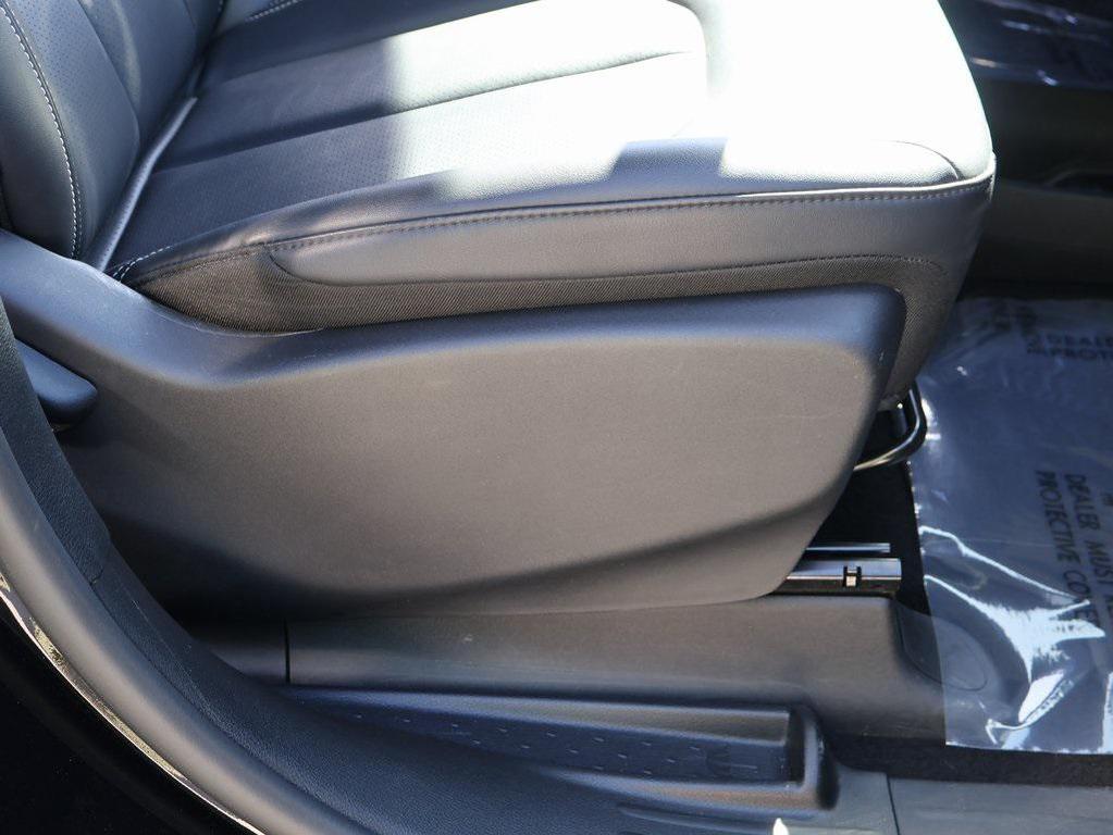 used 2025 Chrysler Pacifica car, priced at $32,999