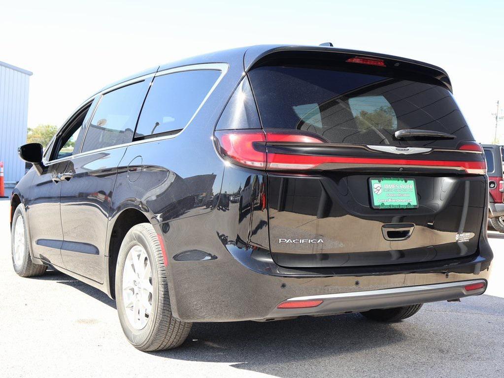 used 2025 Chrysler Pacifica car, priced at $32,999