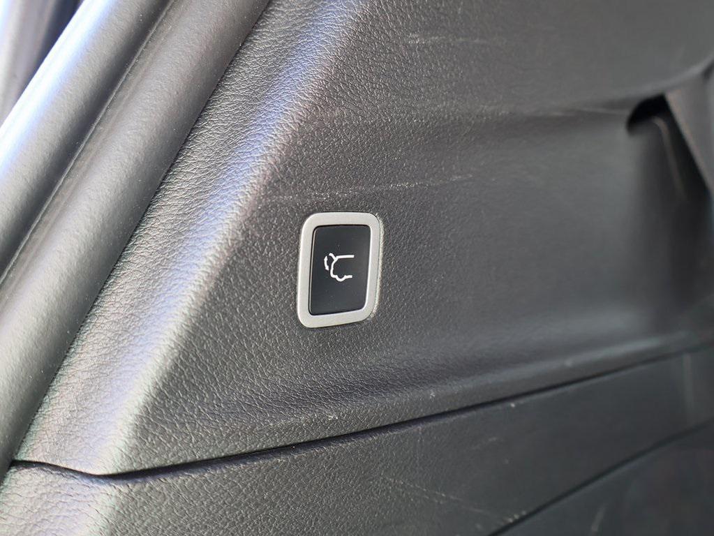 used 2025 Chrysler Pacifica car, priced at $32,999