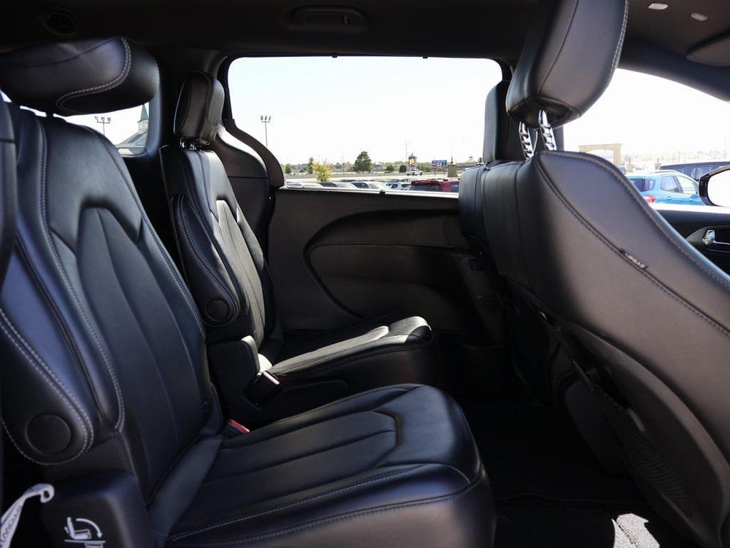 used 2025 Chrysler Pacifica car, priced at $32,999
