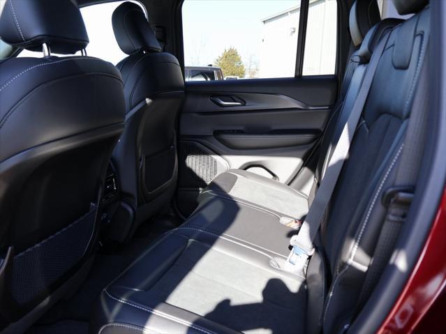 new 2025 Jeep Grand Cherokee car, priced at $41,025