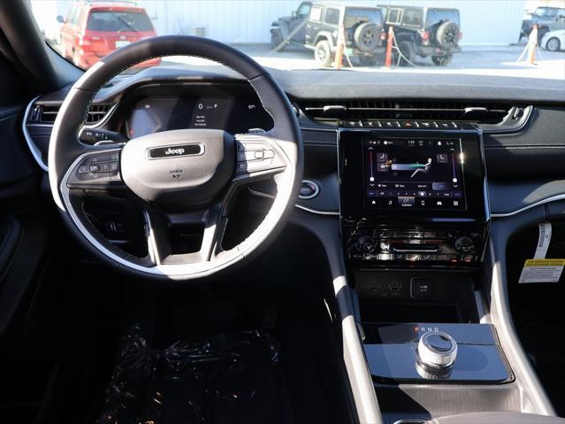 new 2025 Jeep Grand Cherokee car, priced at $41,025