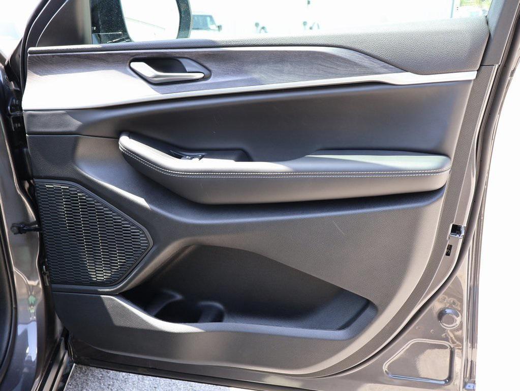 new 2025 Jeep Grand Cherokee L car, priced at $44,727