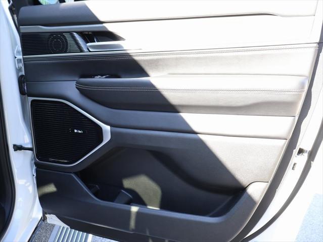 new 2025 Jeep Wagoneer L car, priced at $78,500