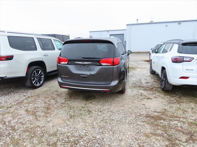 used 2018 Chrysler Pacifica car, priced at $15,775