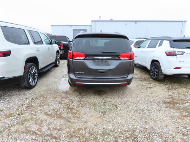 used 2018 Chrysler Pacifica car, priced at $15,775