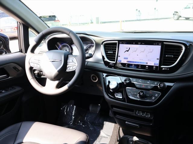 new 2025 Chrysler Pacifica car, priced at $39,252