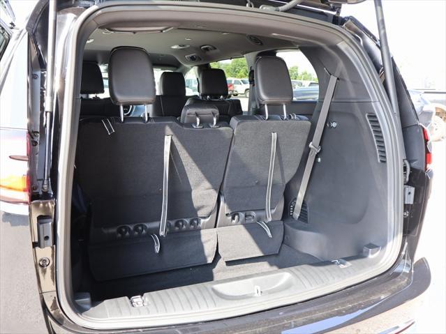 new 2025 Chrysler Pacifica car, priced at $39,252