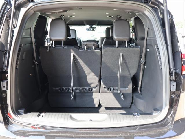 new 2025 Chrysler Pacifica car, priced at $39,252