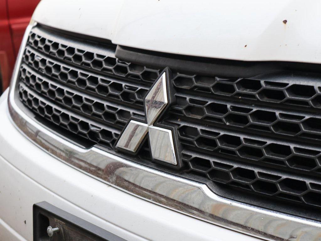 used 2011 Mitsubishi Endeavor car, priced at $5,200