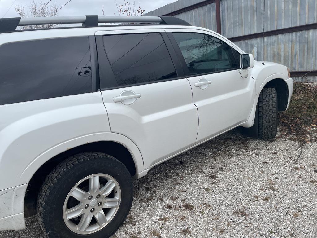 used 2011 Mitsubishi Endeavor car, priced at $5,200