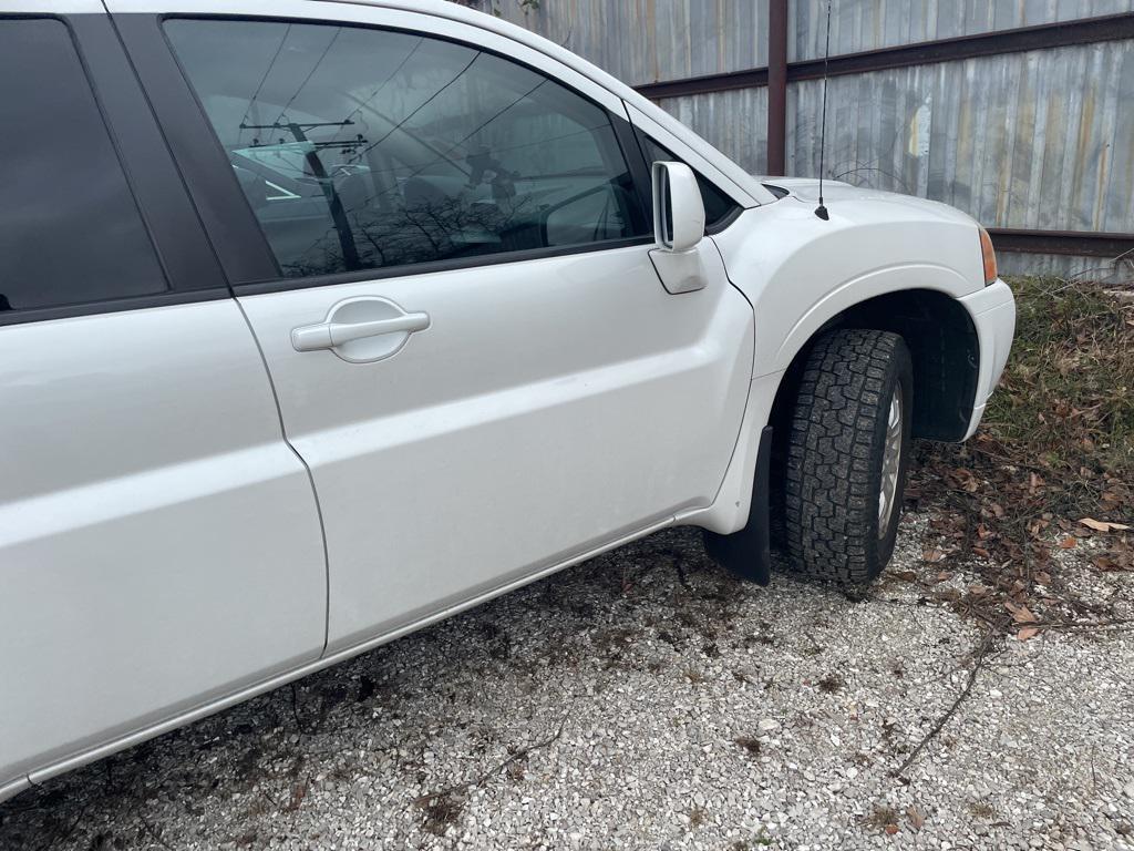 used 2011 Mitsubishi Endeavor car, priced at $5,200