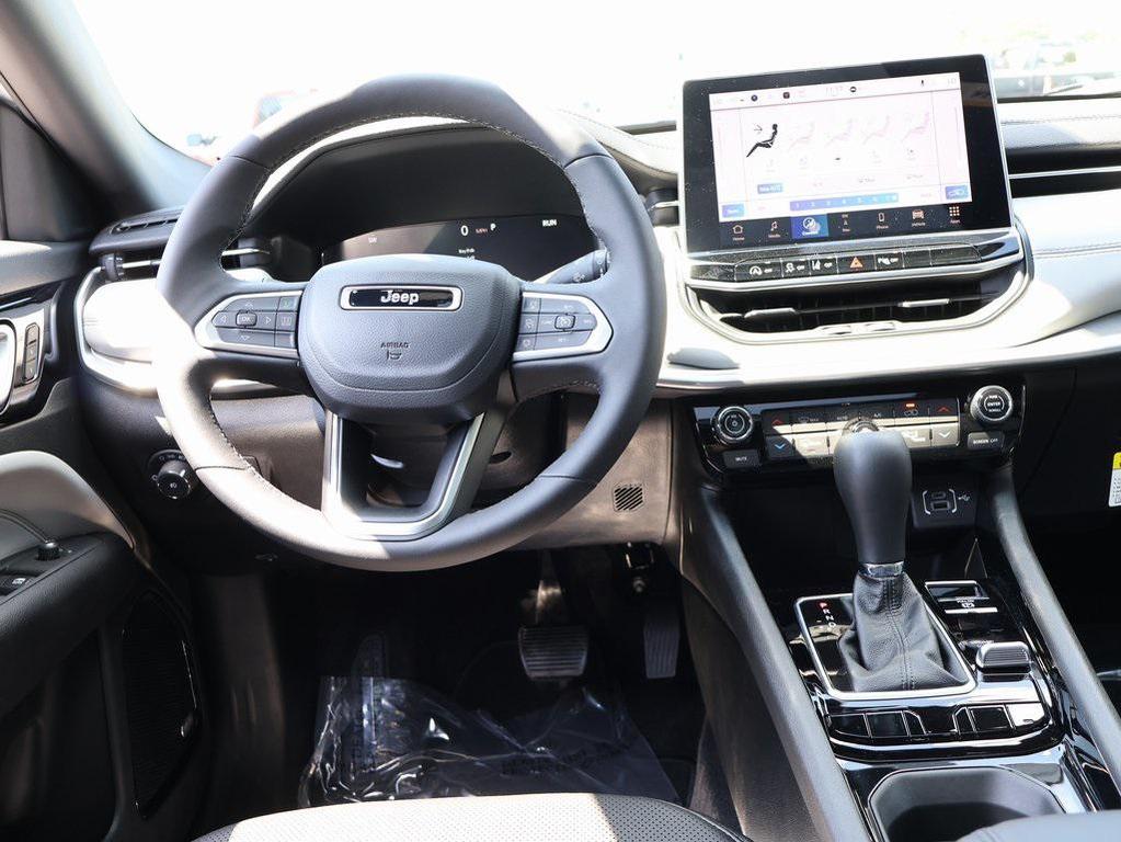 new 2025 Jeep Compass car, priced at $33,499