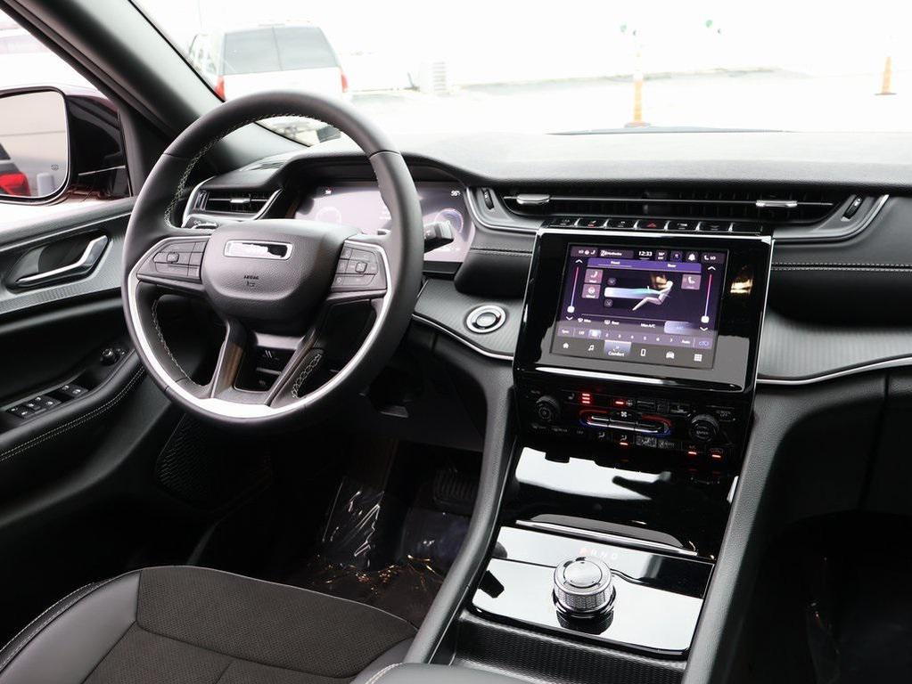 new 2025 Jeep Grand Cherokee L car, priced at $45,380