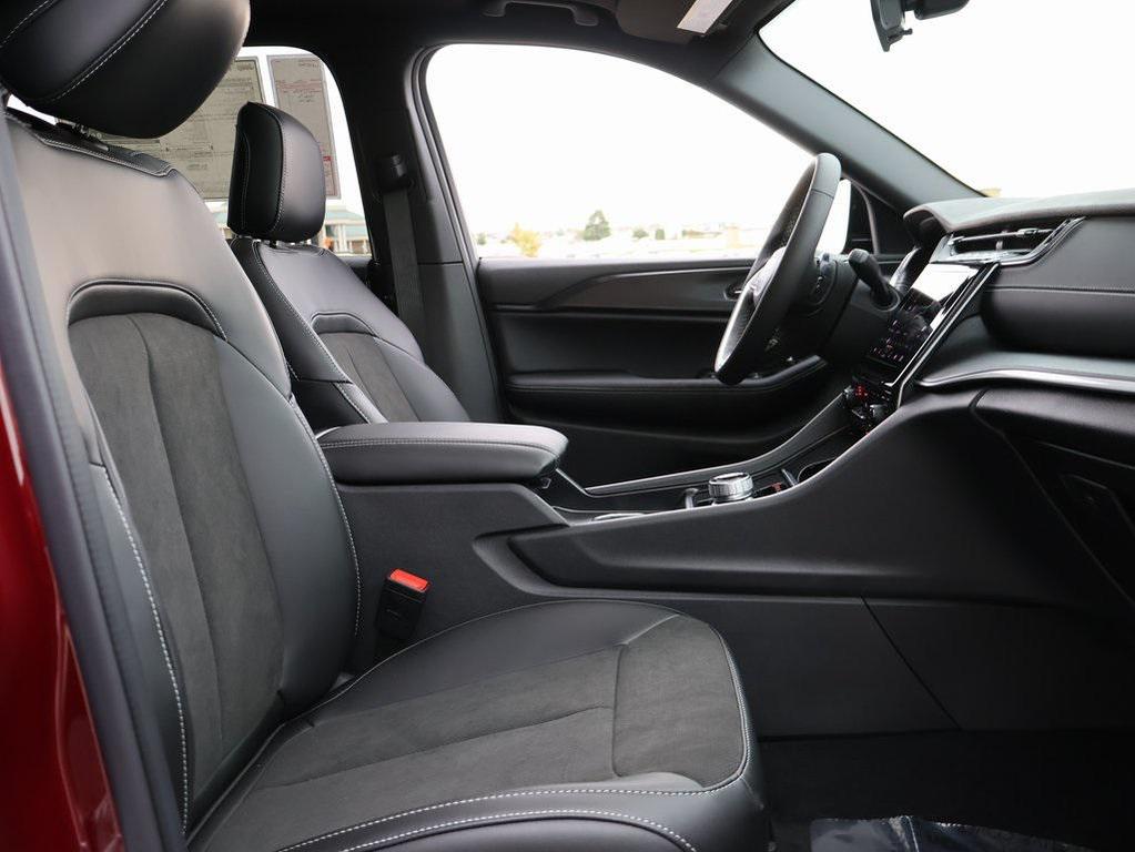 new 2025 Jeep Grand Cherokee L car, priced at $45,380