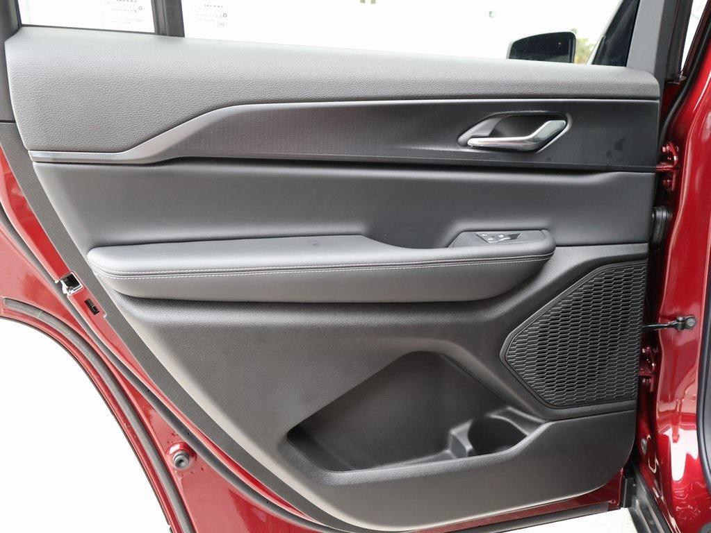 new 2025 Jeep Grand Cherokee L car, priced at $45,380