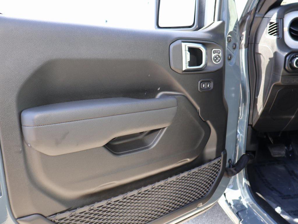 new 2025 Jeep Wrangler car, priced at $41,480