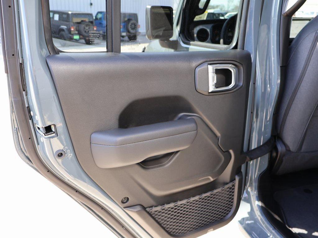 new 2025 Jeep Wrangler car, priced at $41,480