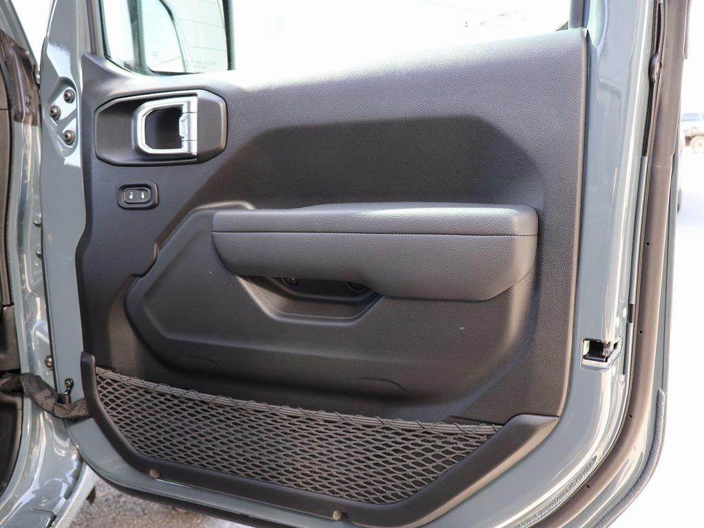 new 2025 Jeep Wrangler car, priced at $41,480