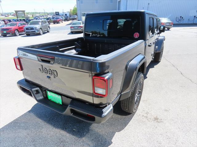 new 2024 Jeep Gladiator car, priced at $45,669