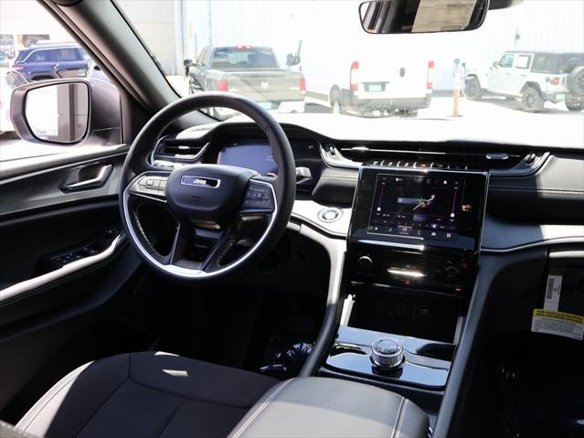 new 2025 Jeep Grand Cherokee car, priced at $36,845