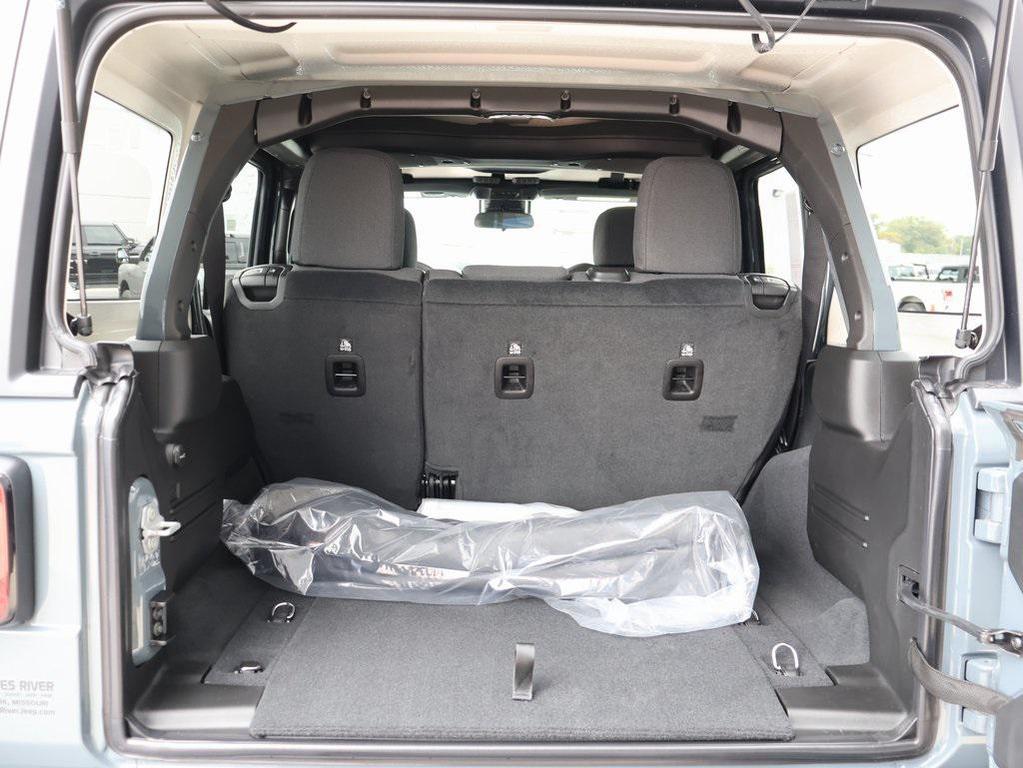 new 2025 Jeep Wrangler car, priced at $48,925
