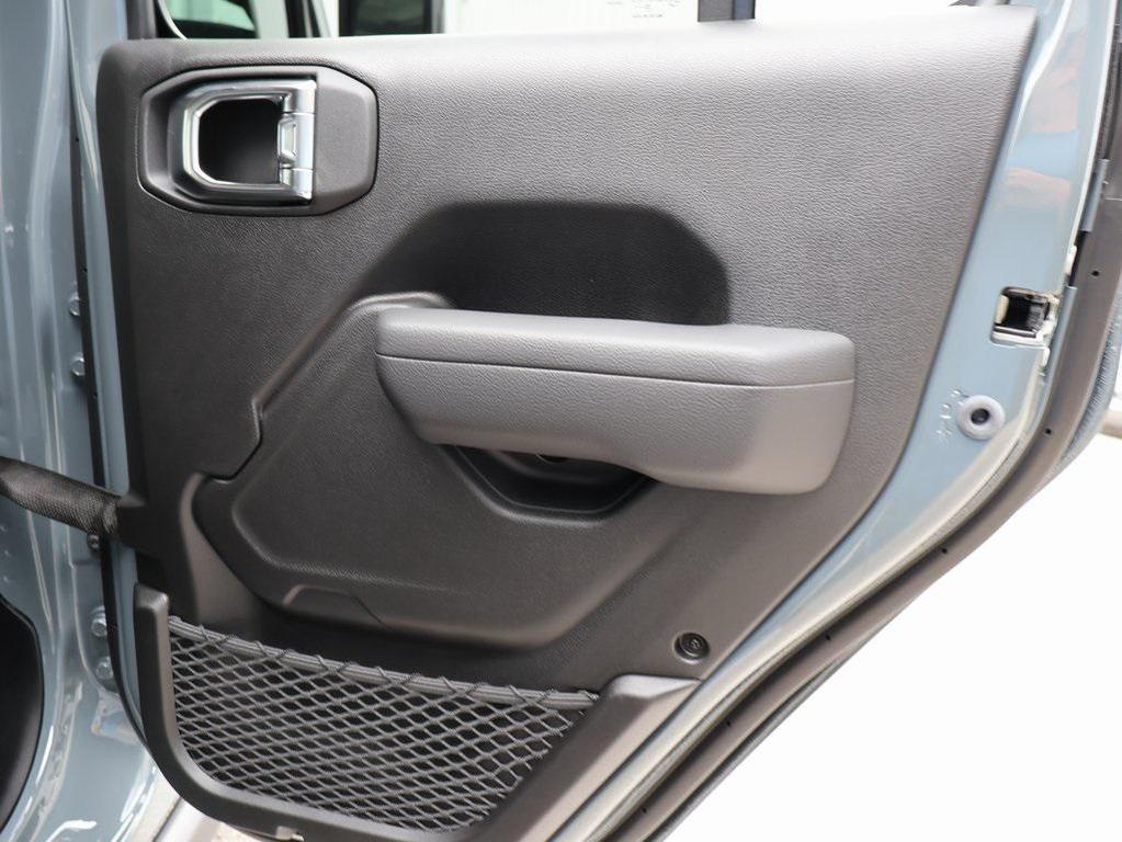 new 2025 Jeep Wrangler car, priced at $48,925