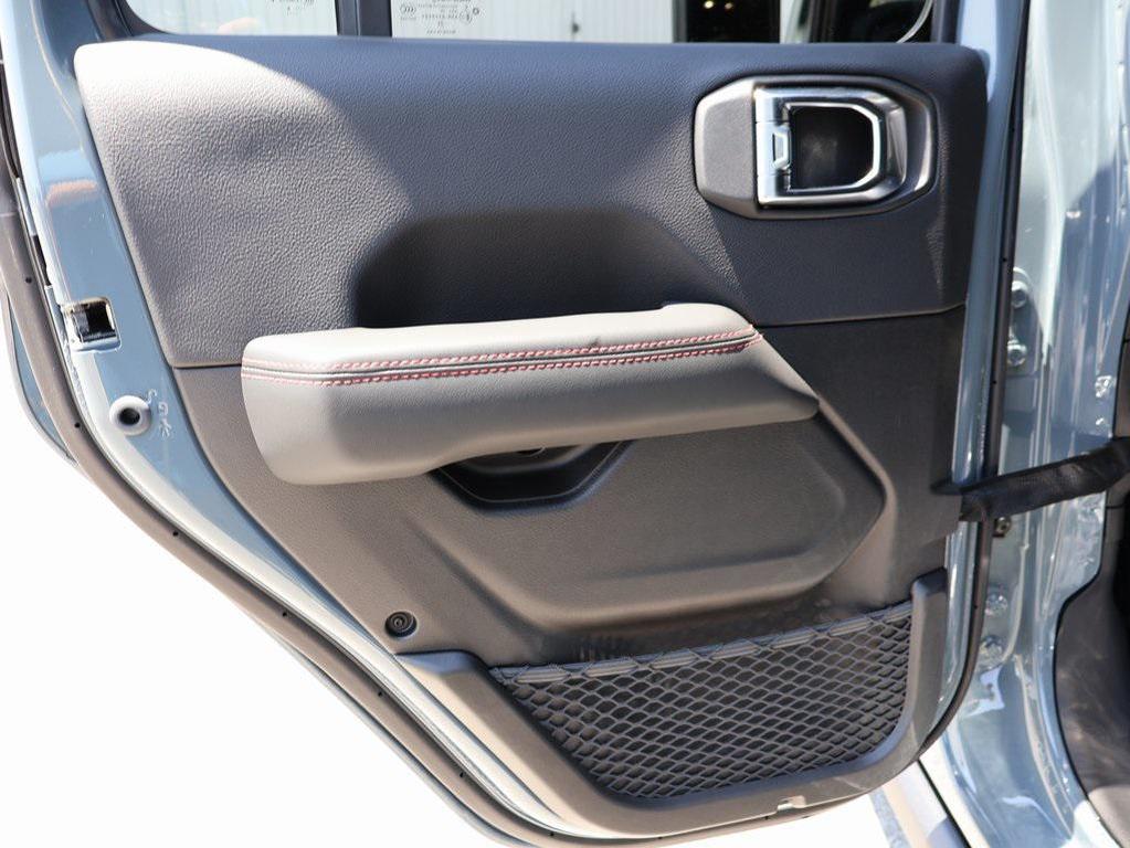 new 2025 Jeep Gladiator car, priced at $49,895