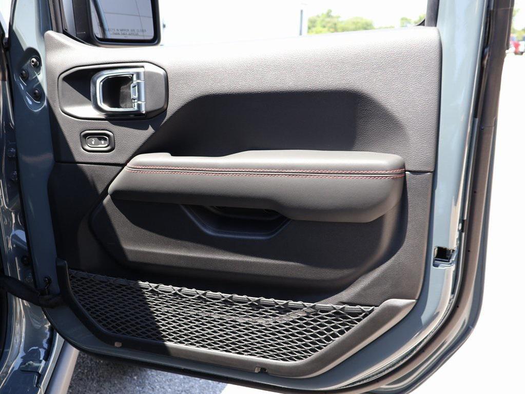 new 2025 Jeep Gladiator car, priced at $49,895