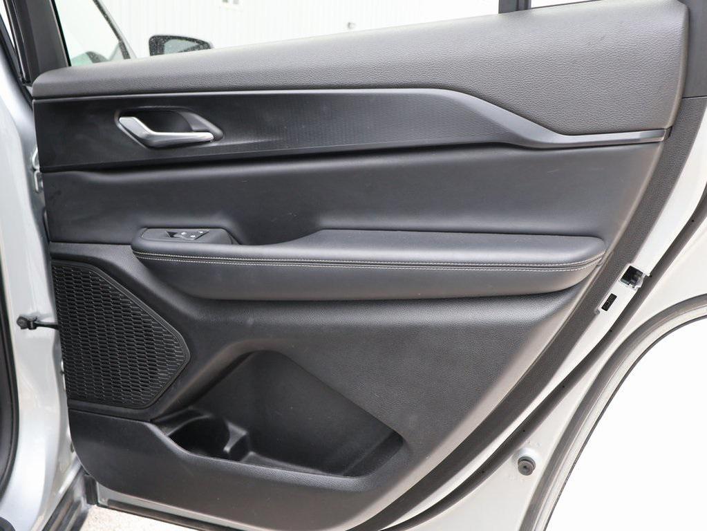 used 2024 Jeep Grand Cherokee L car, priced at $27,399
