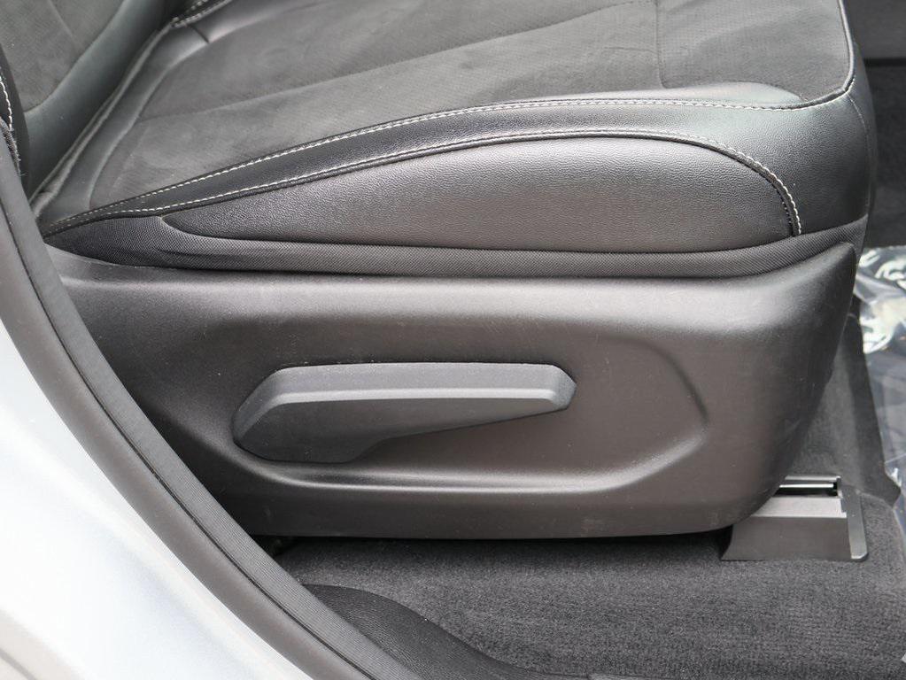 used 2024 Jeep Grand Cherokee L car, priced at $27,399
