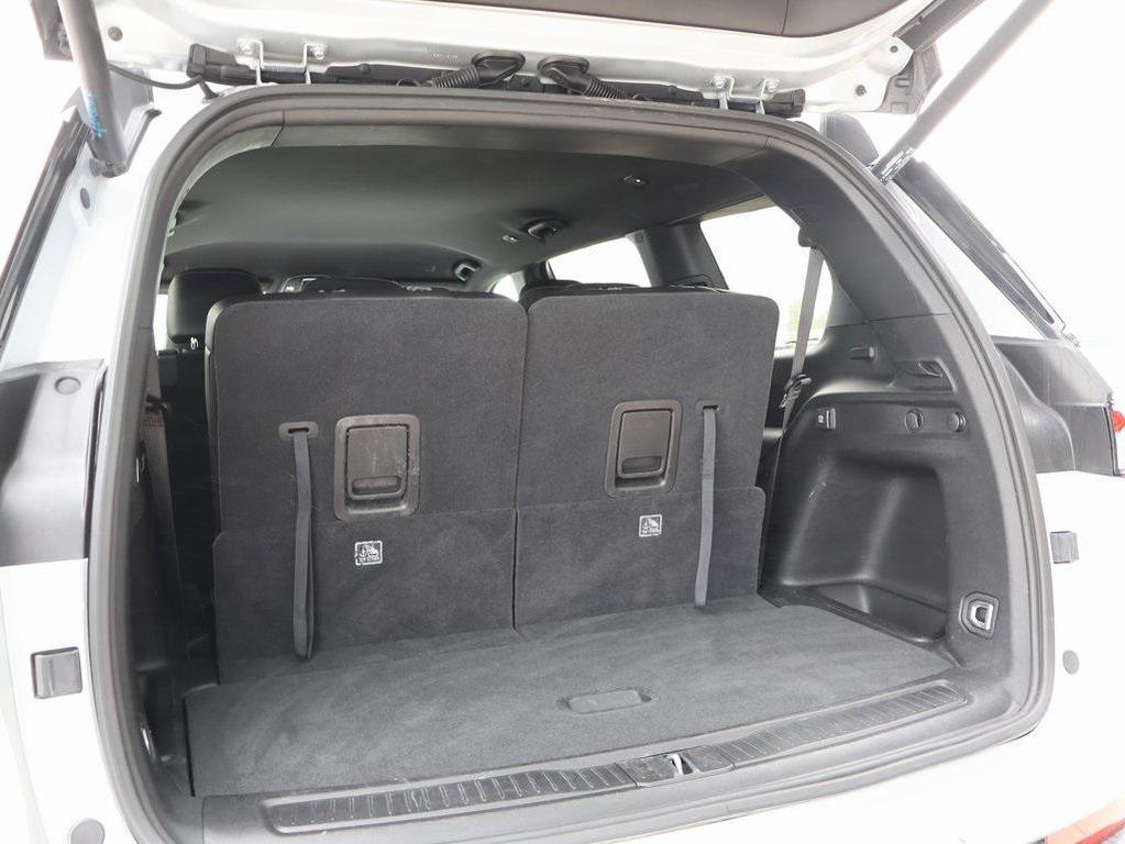 used 2024 Jeep Grand Cherokee L car, priced at $27,399